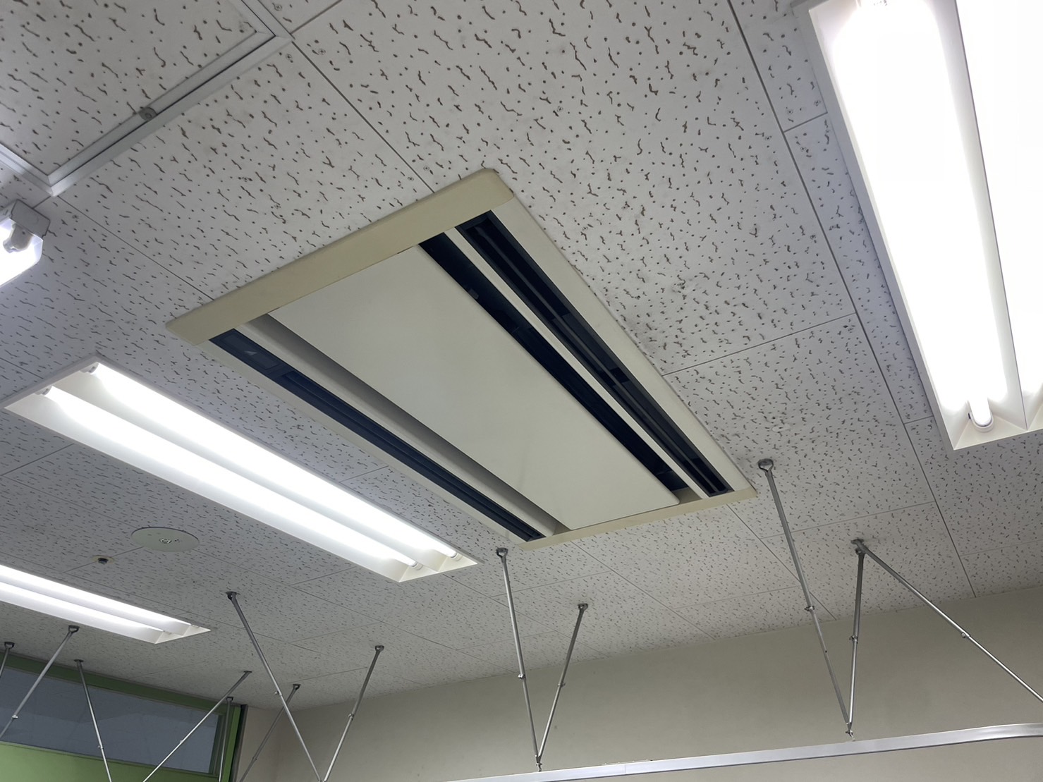 エアコン室内機部品交換完了